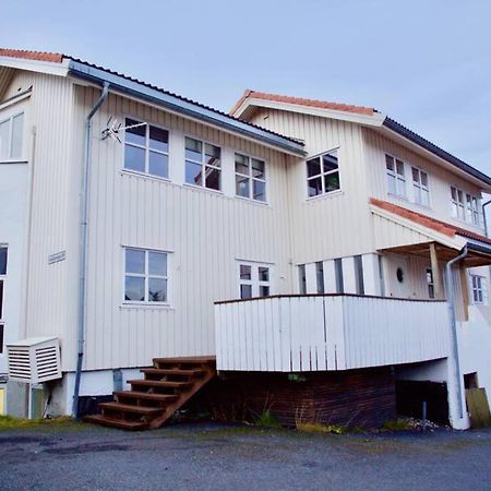 Central Large Modern House With A View Tromso Bagian luar foto