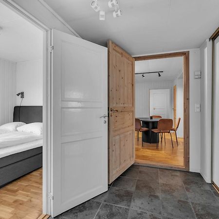 Central Large Modern House With A View Tromso Bagian luar foto