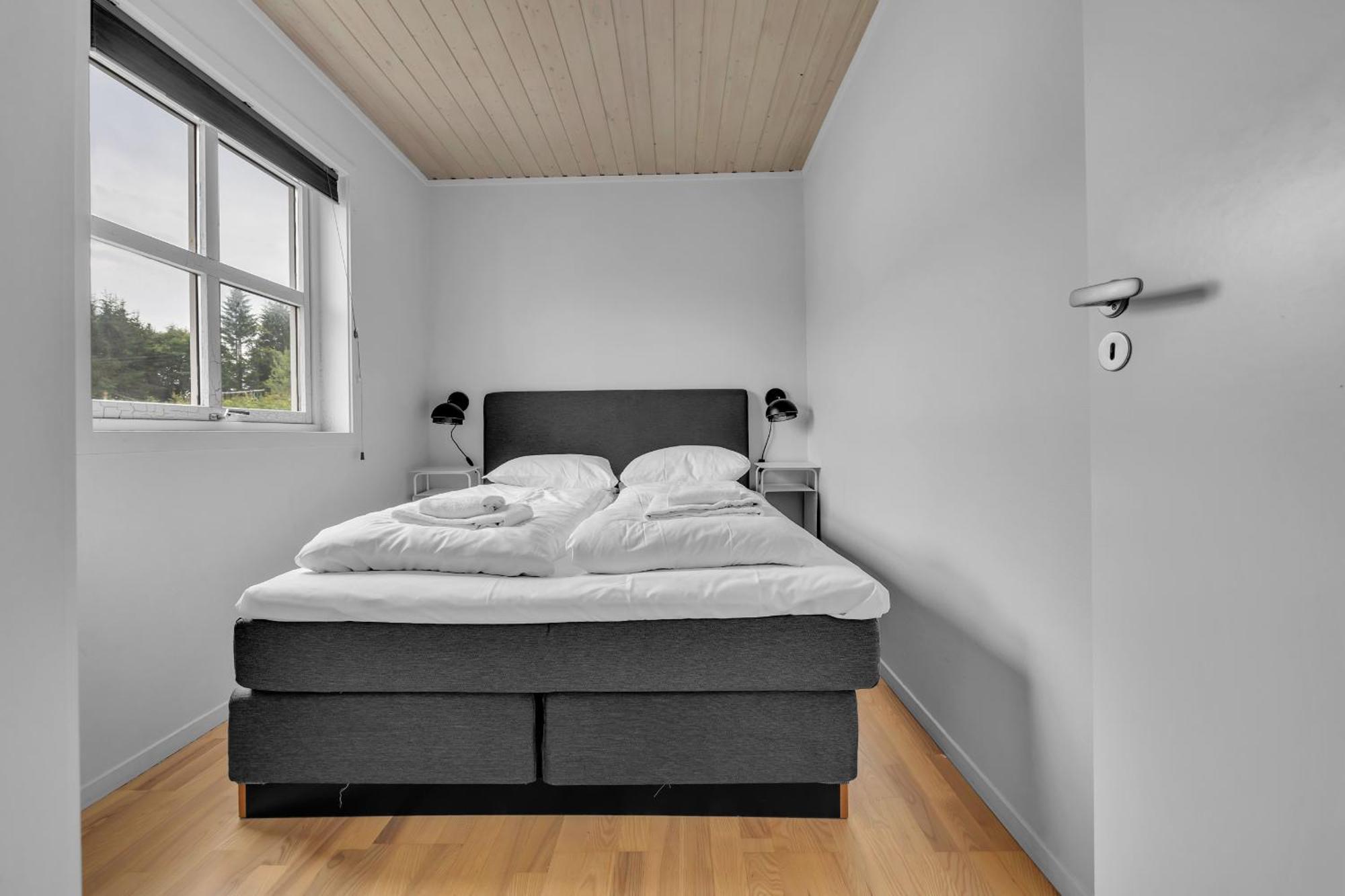 Central Large Modern House With A View Tromso Bagian luar foto