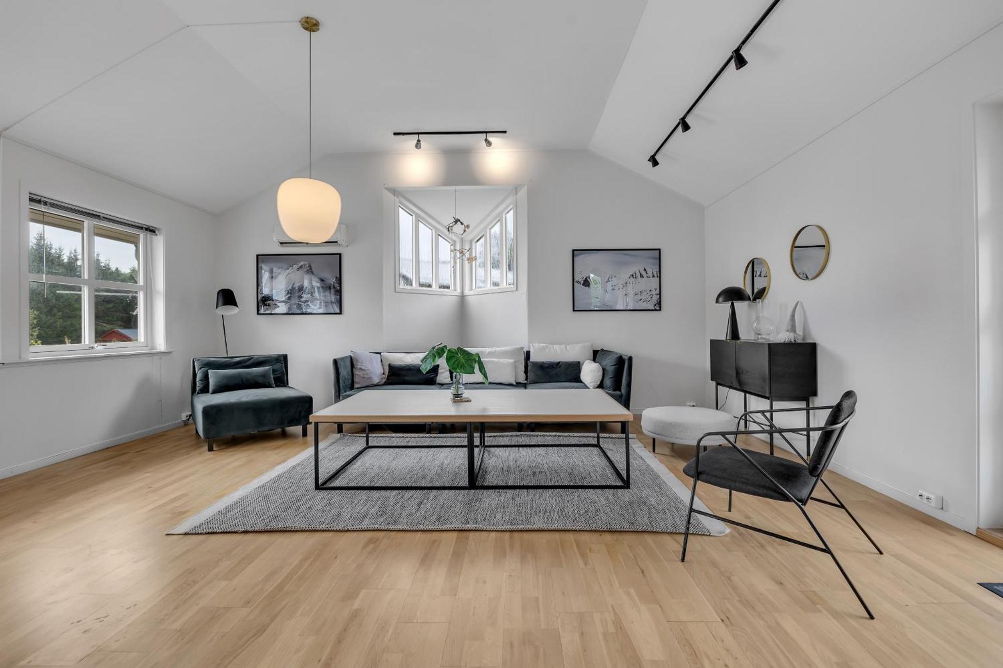 Central Large Modern House With A View Tromso Bagian luar foto