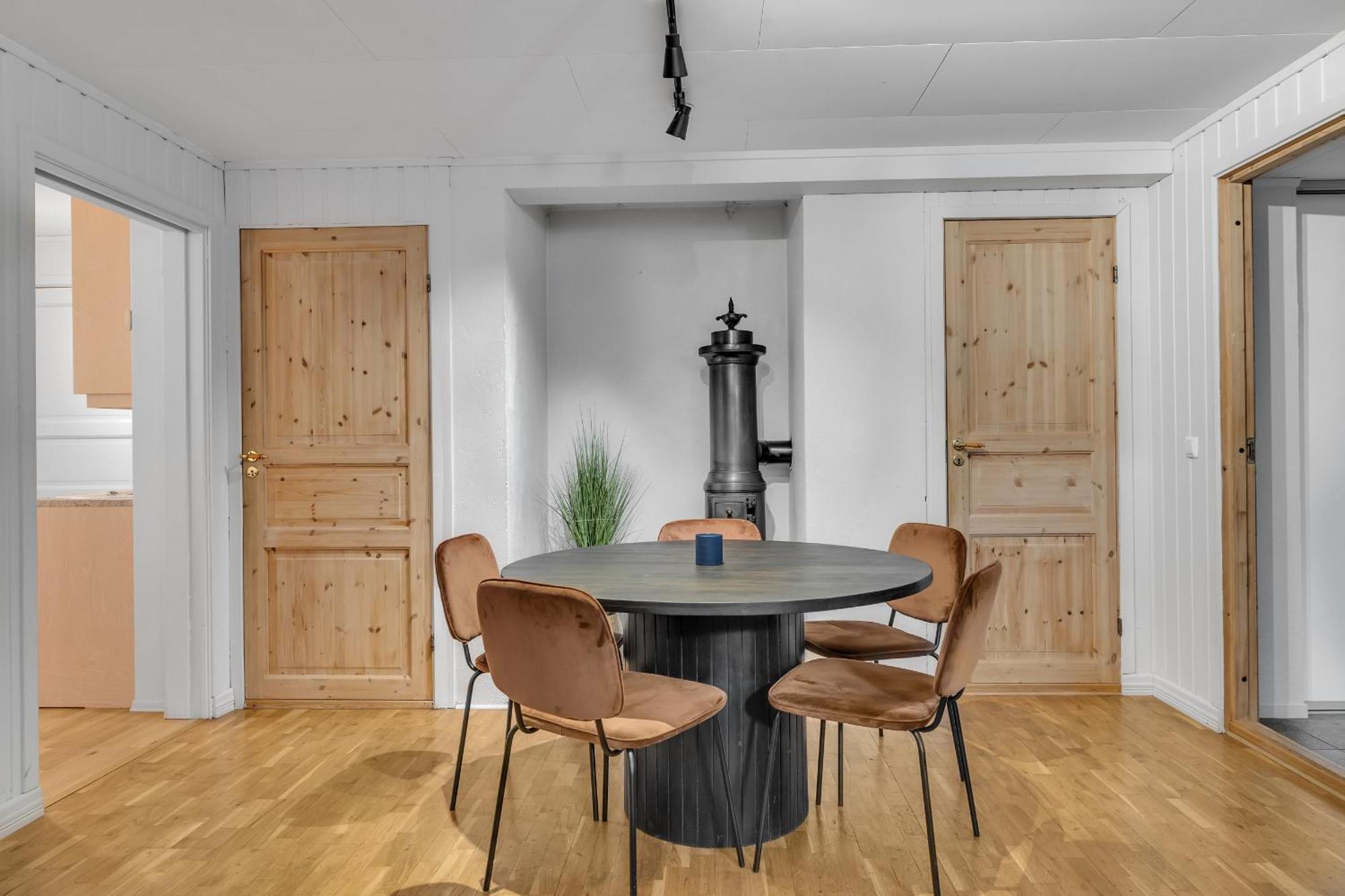Central Large Modern House With A View Tromso Bagian luar foto