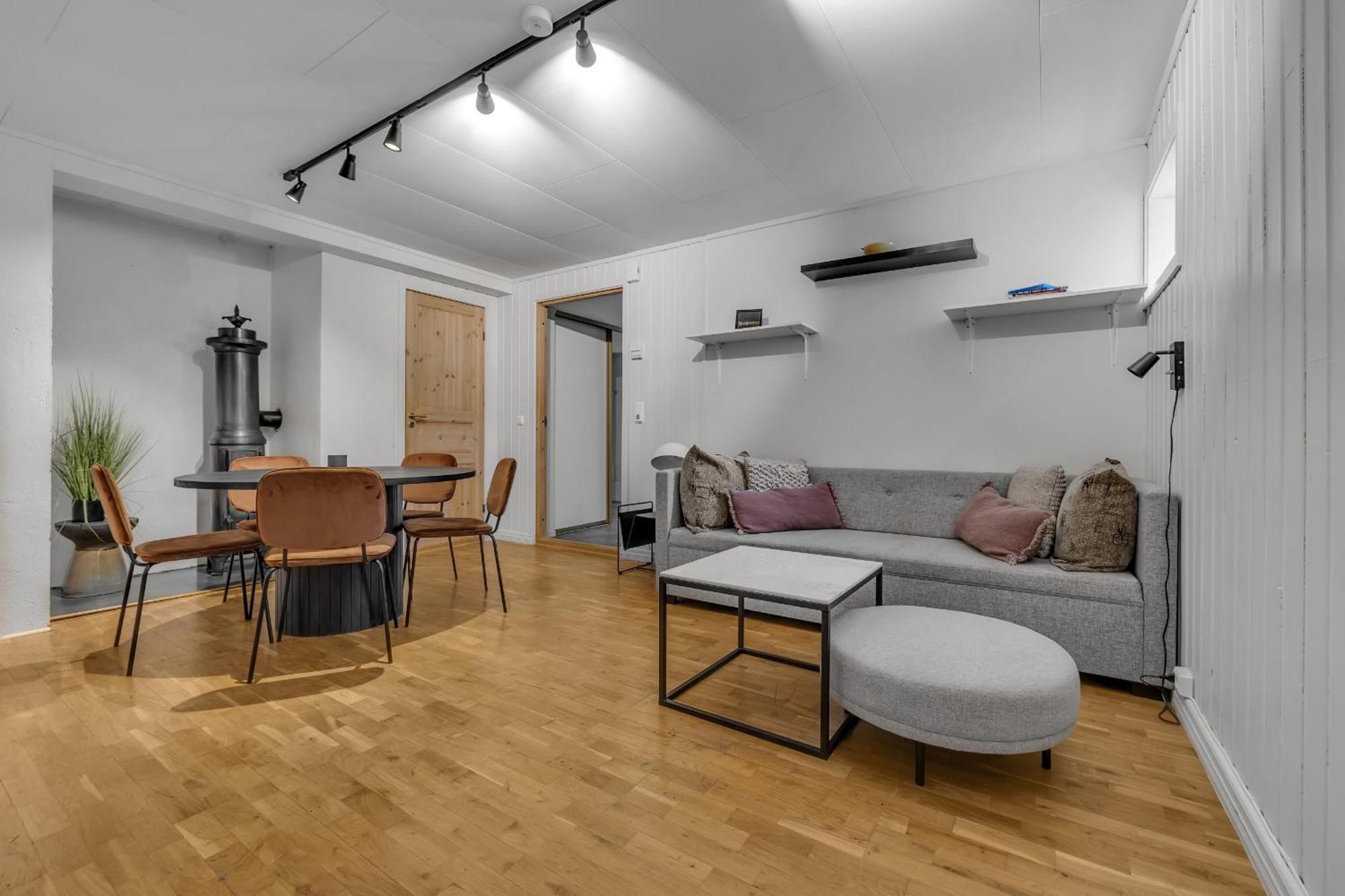 Central Large Modern House With A View Tromso Bagian luar foto
