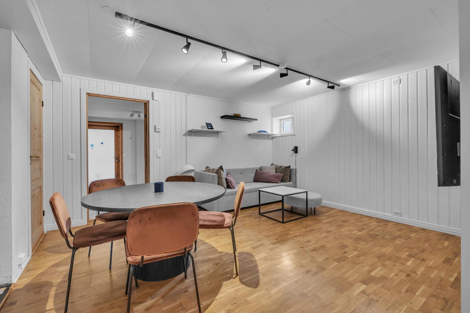 Central Large Modern House With A View Tromso Bagian luar foto